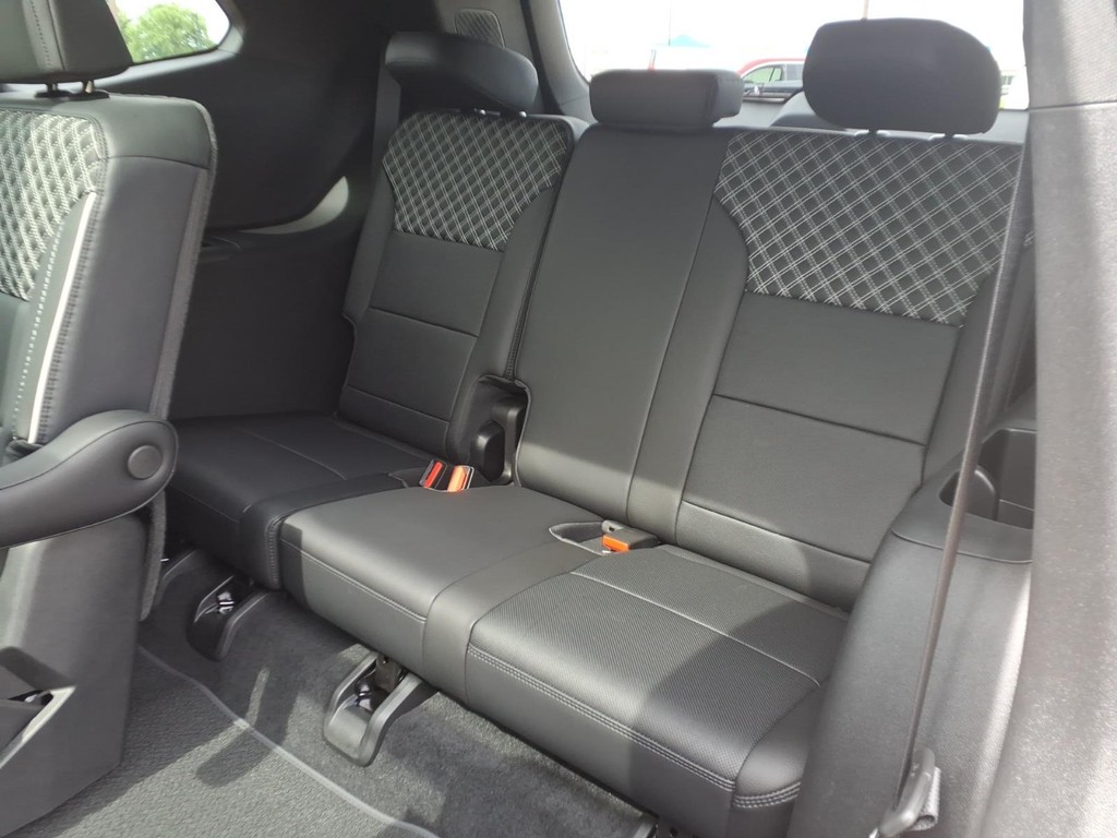 GMC Acadia Vehicle Full-screen Gallery Image 20