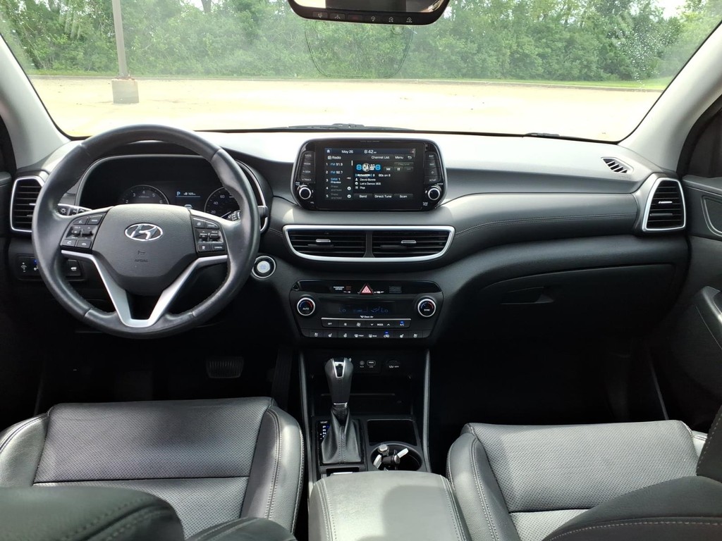 Hyundai Tucson Vehicle Full-screen Gallery Image 4