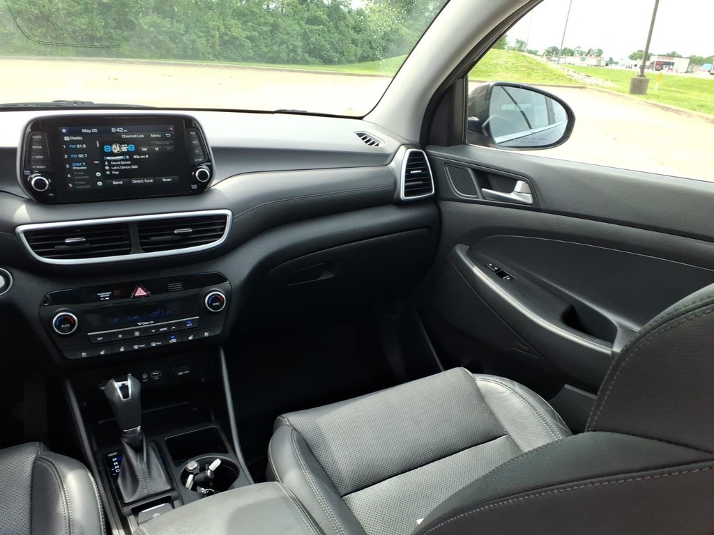 Hyundai Tucson Vehicle Full-screen Gallery Image 5