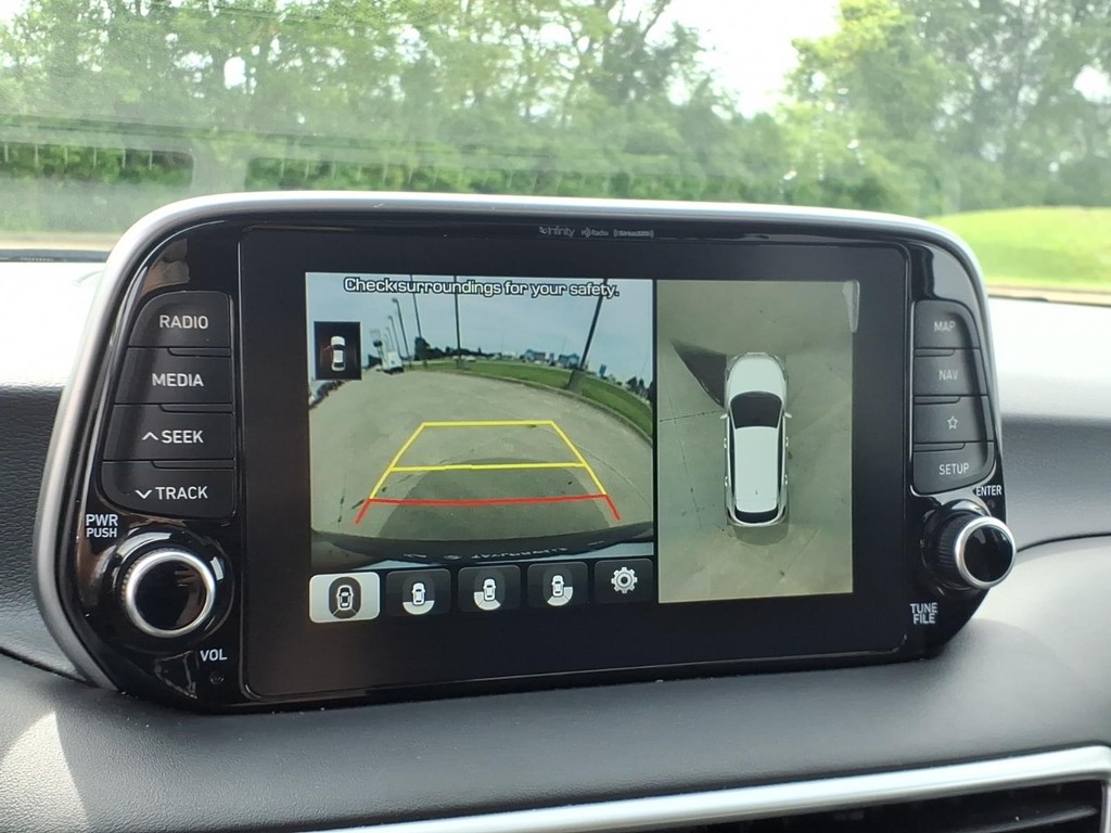 Hyundai Tucson Vehicle Full-screen Gallery Image 9