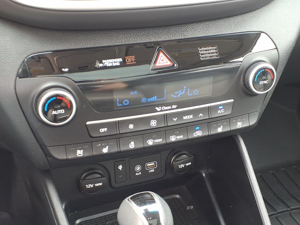 Hyundai Tucson Vehicle Full-screen Gallery Image 10