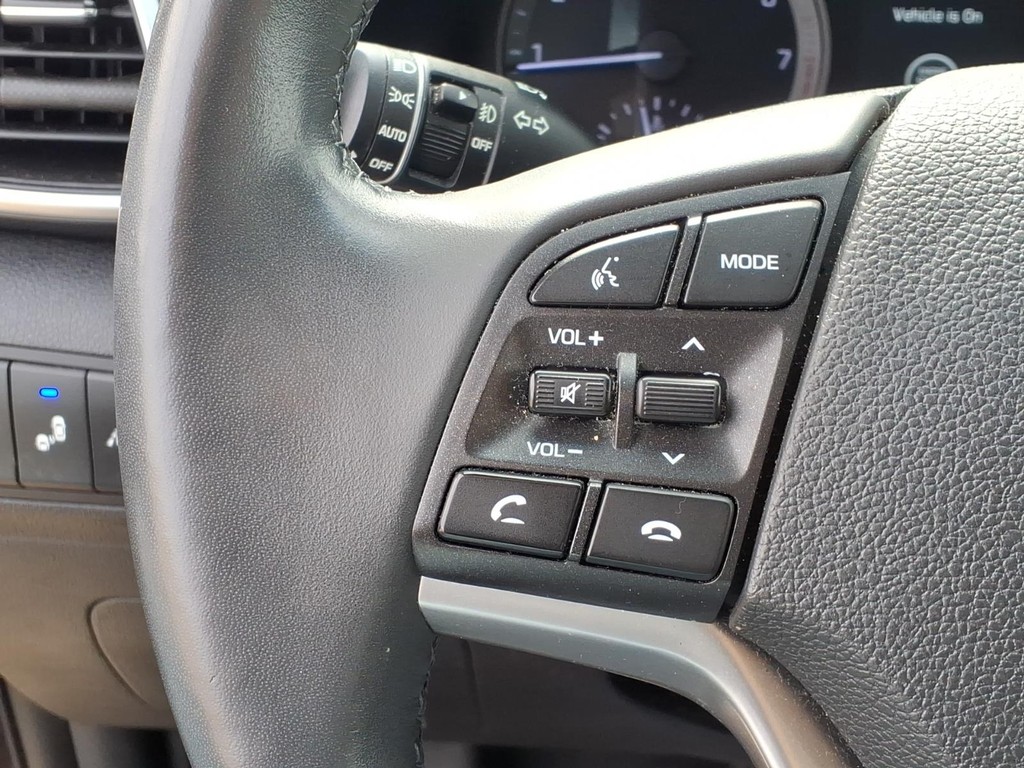 Hyundai Tucson Vehicle Full-screen Gallery Image 13