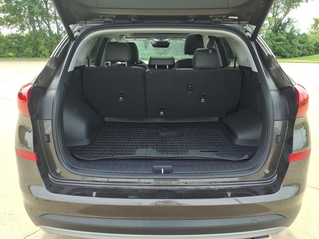 Hyundai Tucson Vehicle Full-screen Gallery Image 20