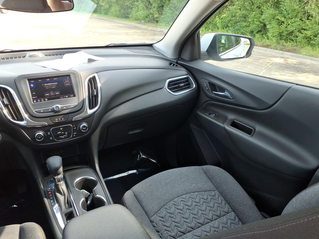 Chevrolet Equinox Vehicle Full-screen Gallery Image 05