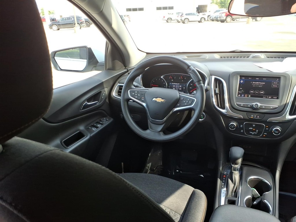Chevrolet Equinox Vehicle Full-screen Gallery Image 06