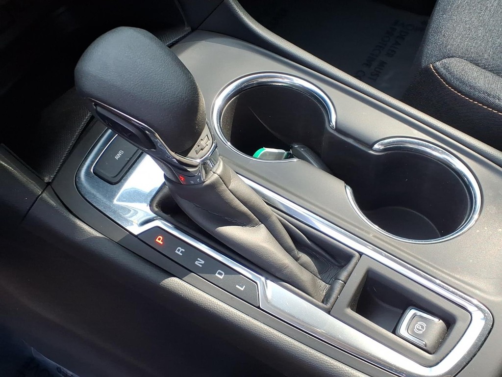 Chevrolet Equinox Vehicle Full-screen Gallery Image 11