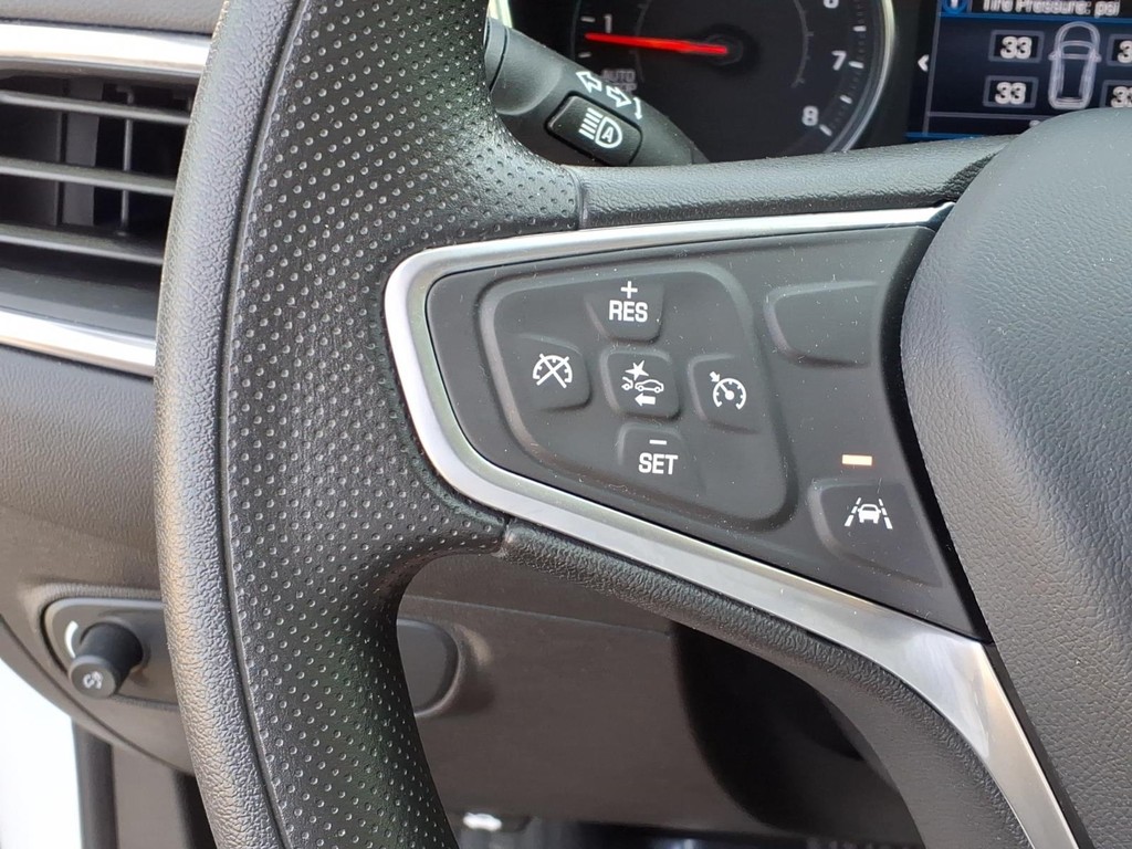 Chevrolet Equinox Vehicle Full-screen Gallery Image 12