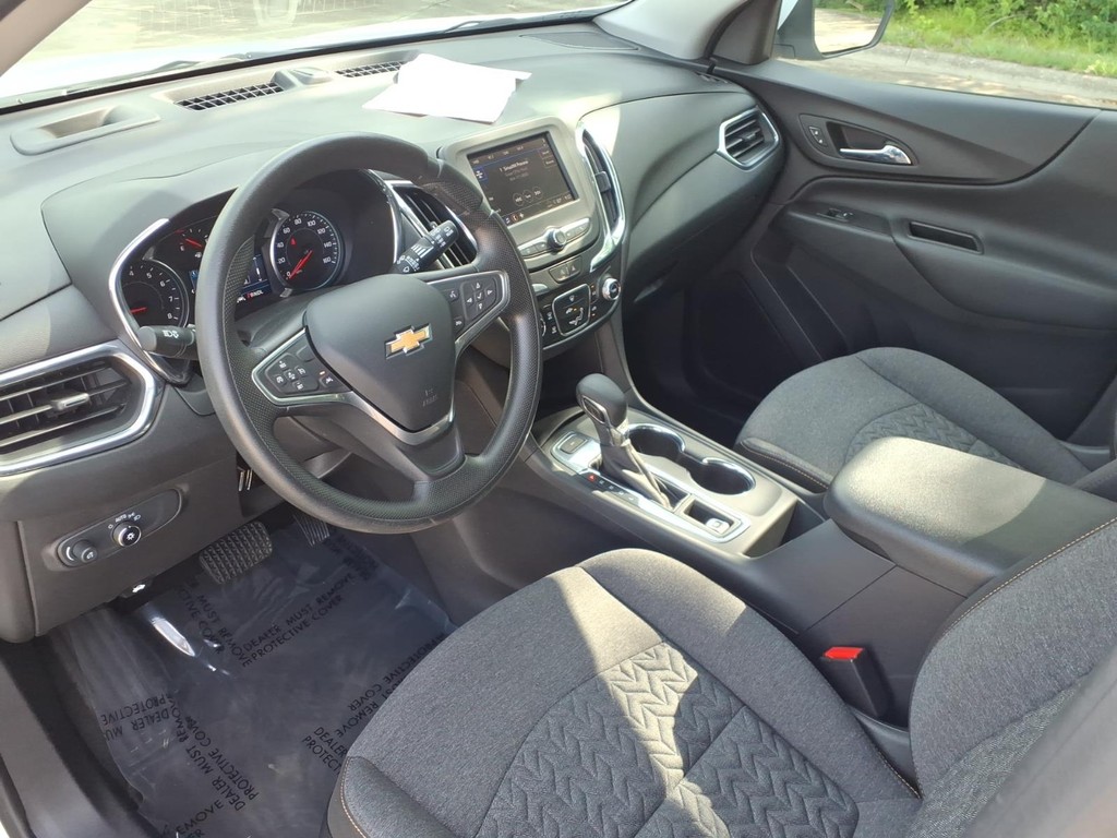Chevrolet Equinox Vehicle Full-screen Gallery Image 16