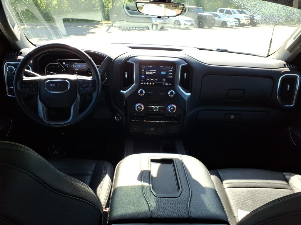GMC Sierra 3500HD Vehicle Full-screen Gallery Image 4