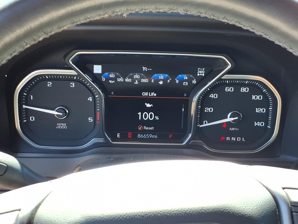 GMC Sierra 3500HD Vehicle Full-screen Gallery Image 13