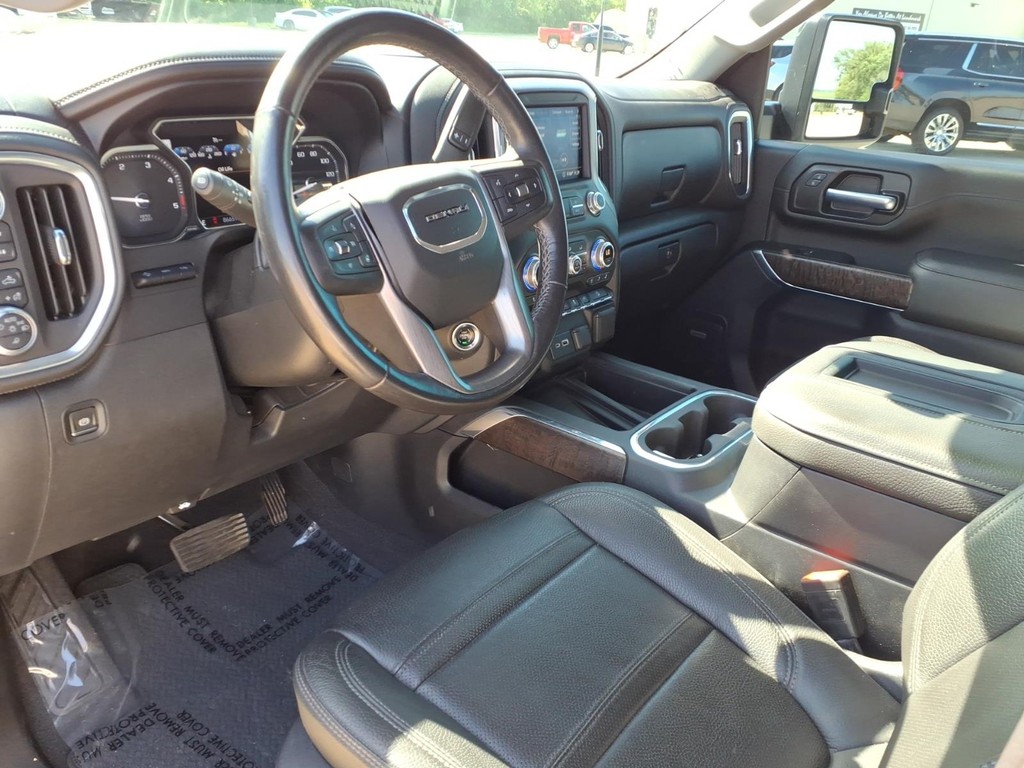 GMC Sierra 3500HD Vehicle Full-screen Gallery Image 16