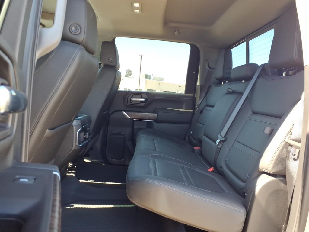 GMC Sierra 3500HD Vehicle Full-screen Gallery Image 18