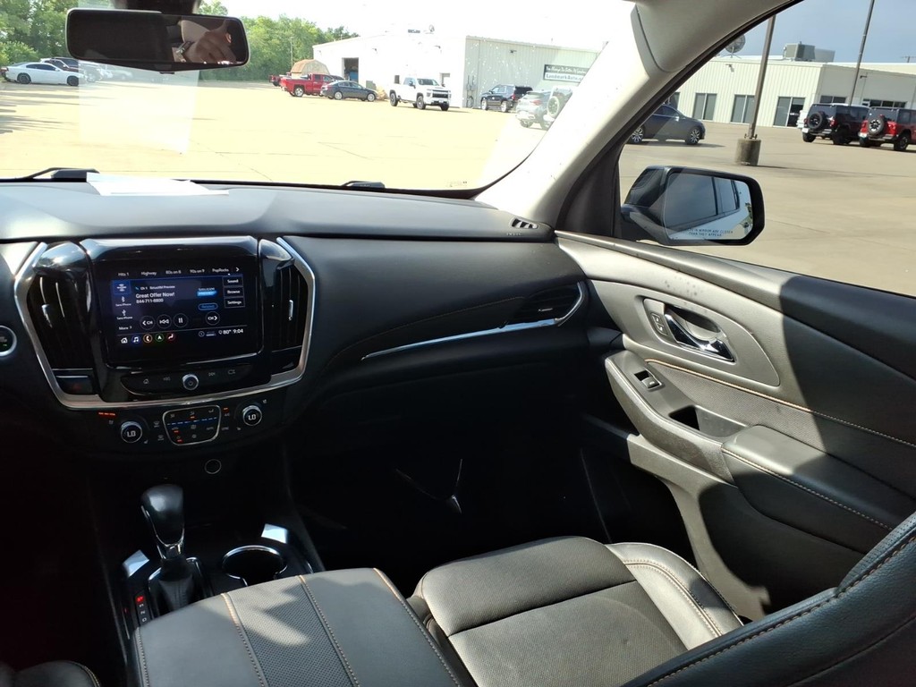 Chevrolet Traverse Vehicle Full-screen Gallery Image 05