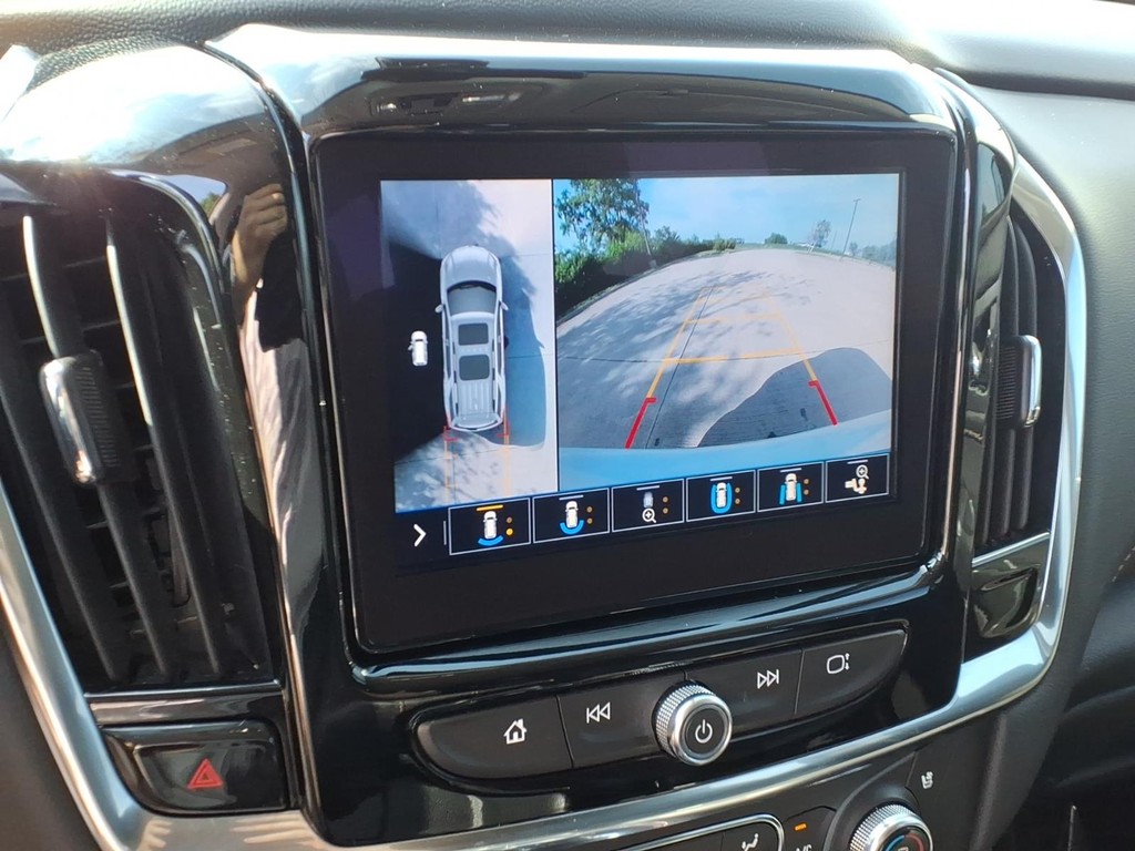 Chevrolet Traverse Vehicle Full-screen Gallery Image 09