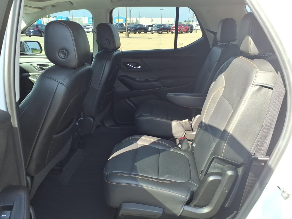 Chevrolet Traverse Vehicle Full-screen Gallery Image 18