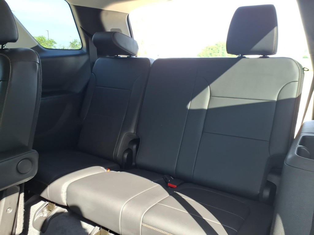 Chevrolet Traverse Vehicle Full-screen Gallery Image 19