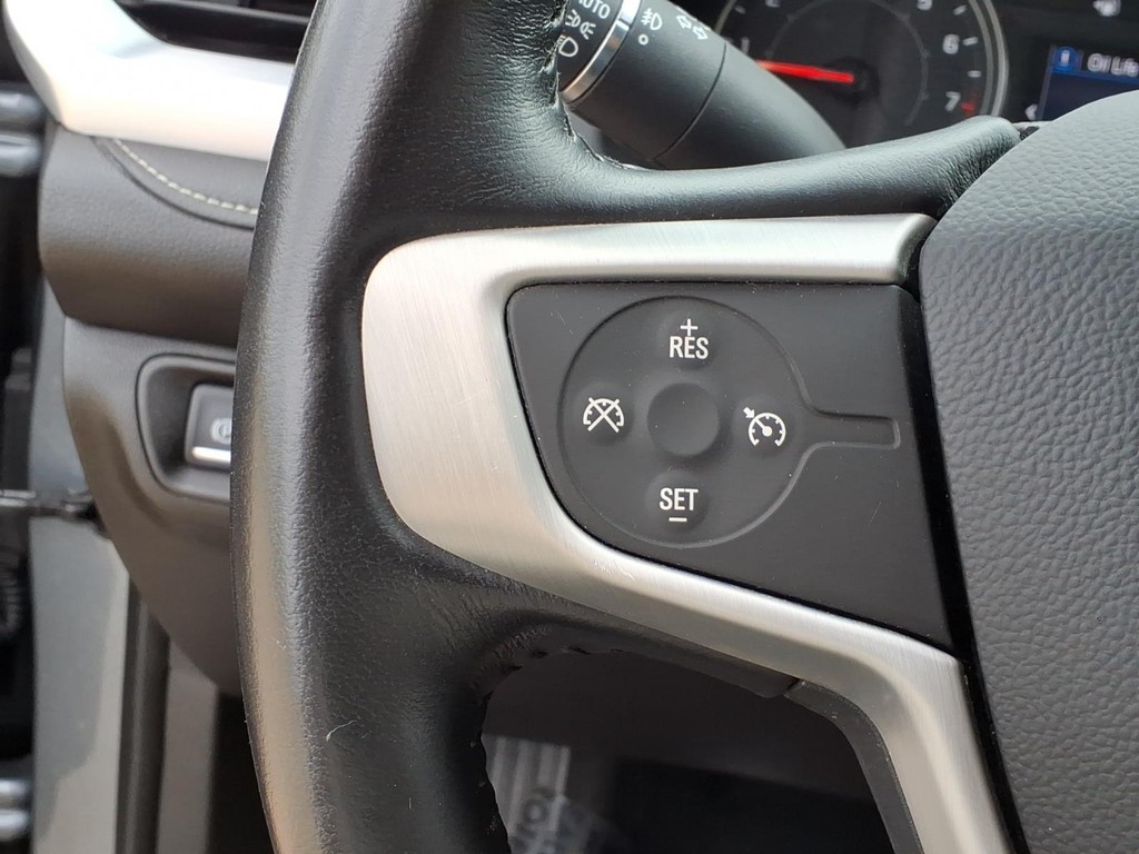 GMC Acadia Vehicle Full-screen Gallery Image 12