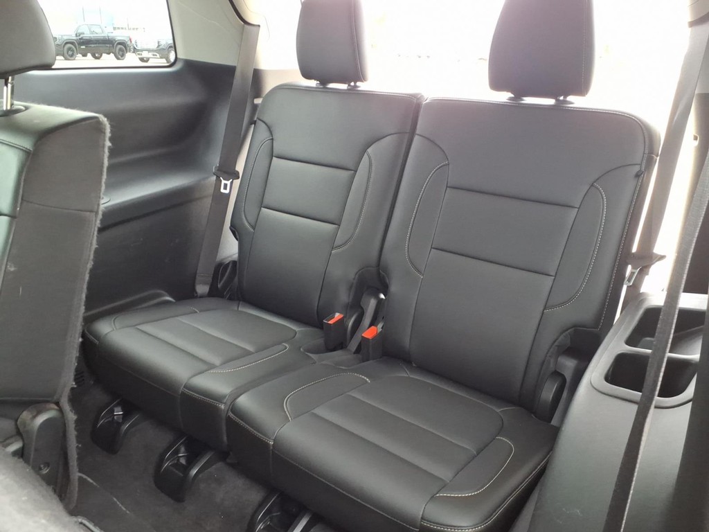 GMC Acadia Vehicle Full-screen Gallery Image 18