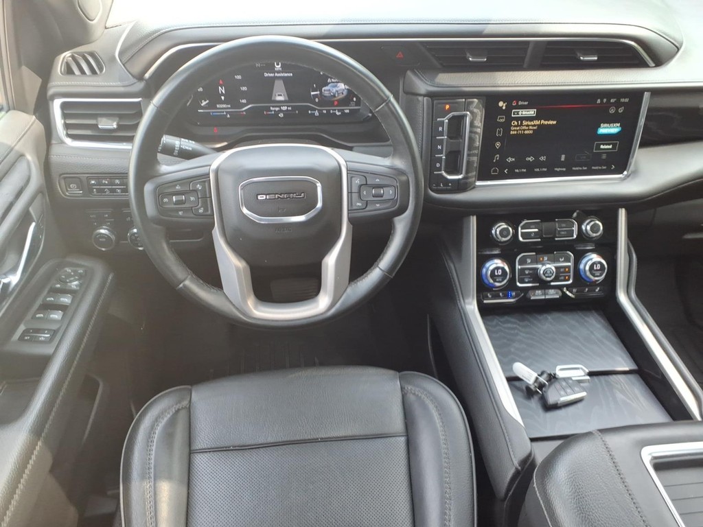 GMC Yukon Vehicle Full-screen Gallery Image 5