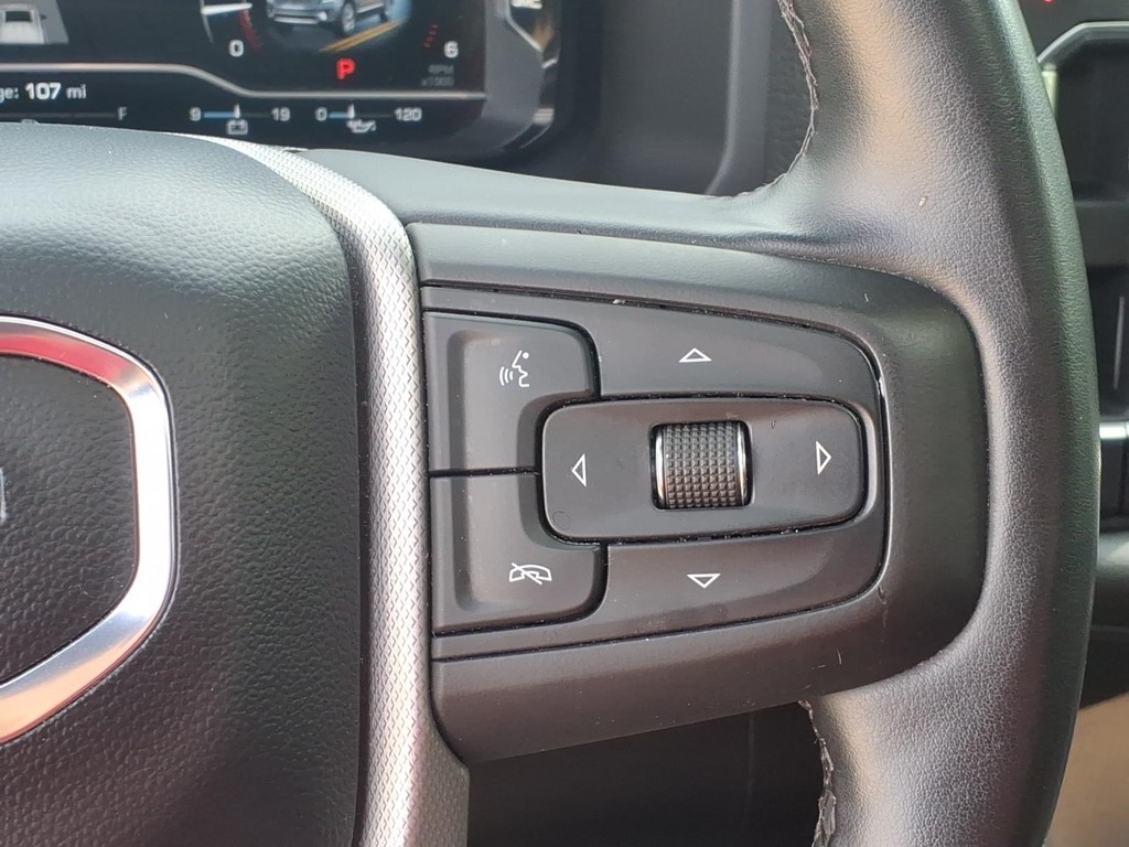 GMC Yukon Vehicle Full-screen Gallery Image 13