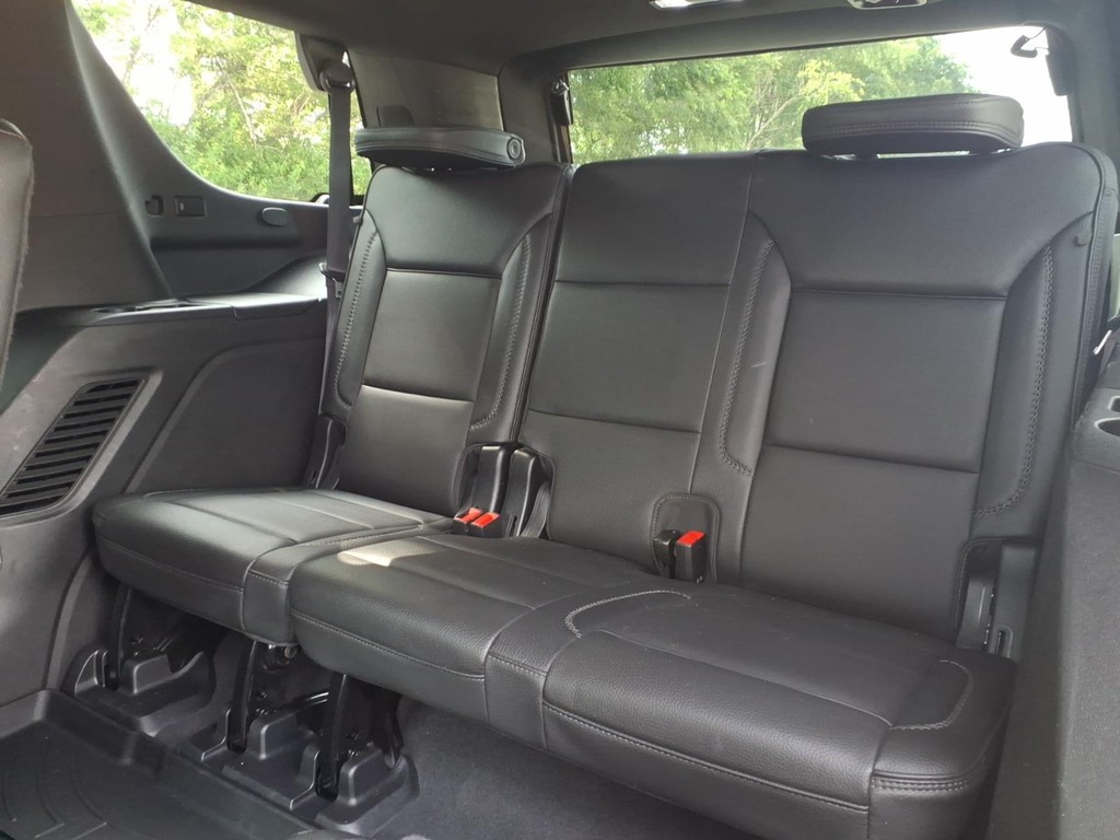 GMC Yukon Vehicle Full-screen Gallery Image 20