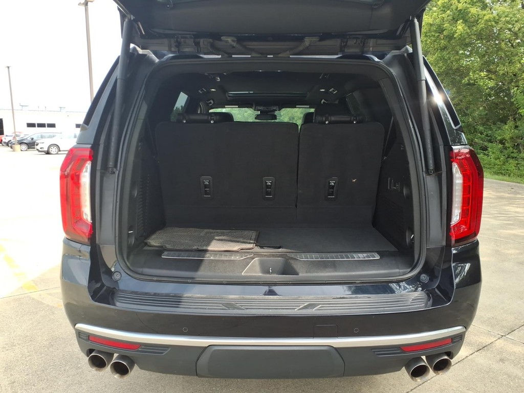 GMC Yukon Vehicle Full-screen Gallery Image 21
