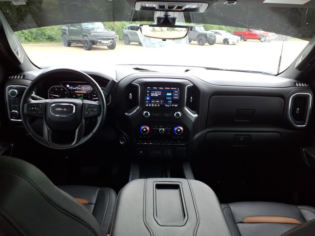 GMC Sierra 2500HD Vehicle Full-screen Gallery Image 4