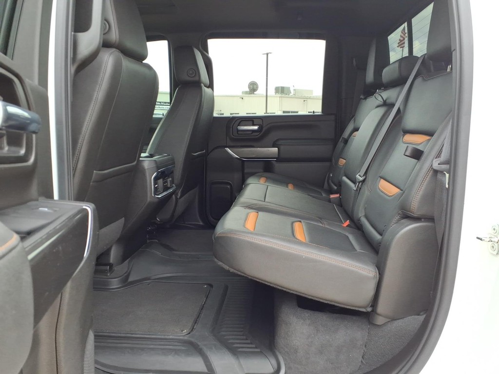 GMC Sierra 2500HD Vehicle Full-screen Gallery Image 18