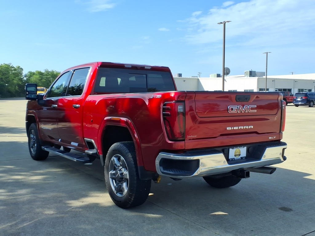 GMC Sierra 2500HD Vehicle Full-screen Gallery Image 3