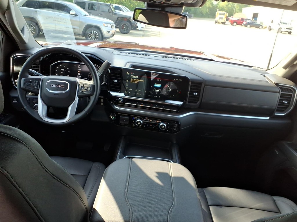 GMC Sierra 2500HD Vehicle Full-screen Gallery Image 4