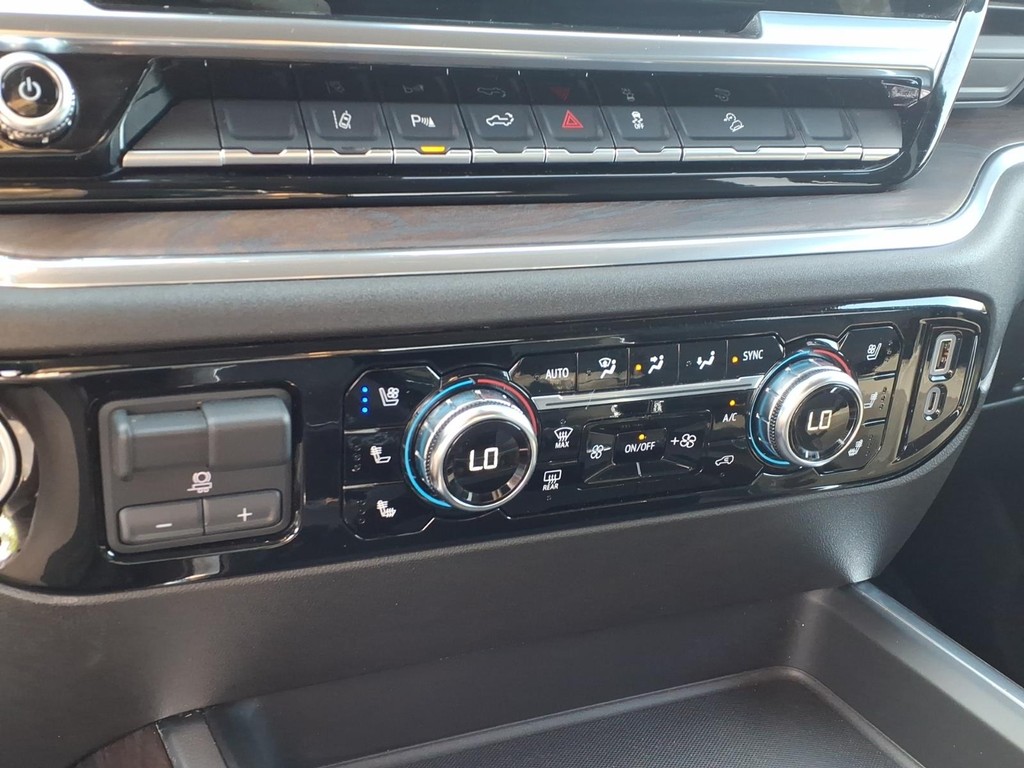 GMC Sierra 2500HD Vehicle Full-screen Gallery Image 10