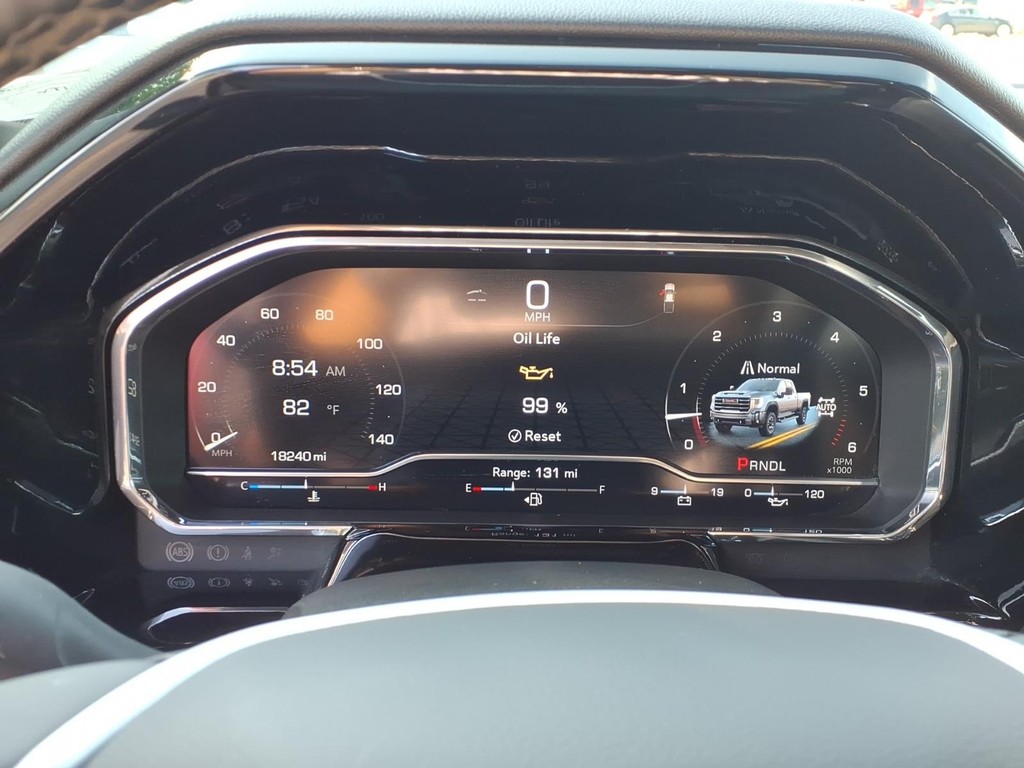 GMC Sierra 2500HD Vehicle Full-screen Gallery Image 13