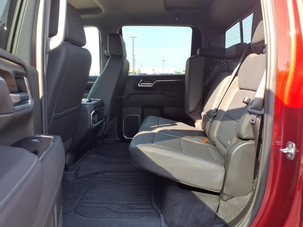 GMC Sierra 2500HD Vehicle Full-screen Gallery Image 17