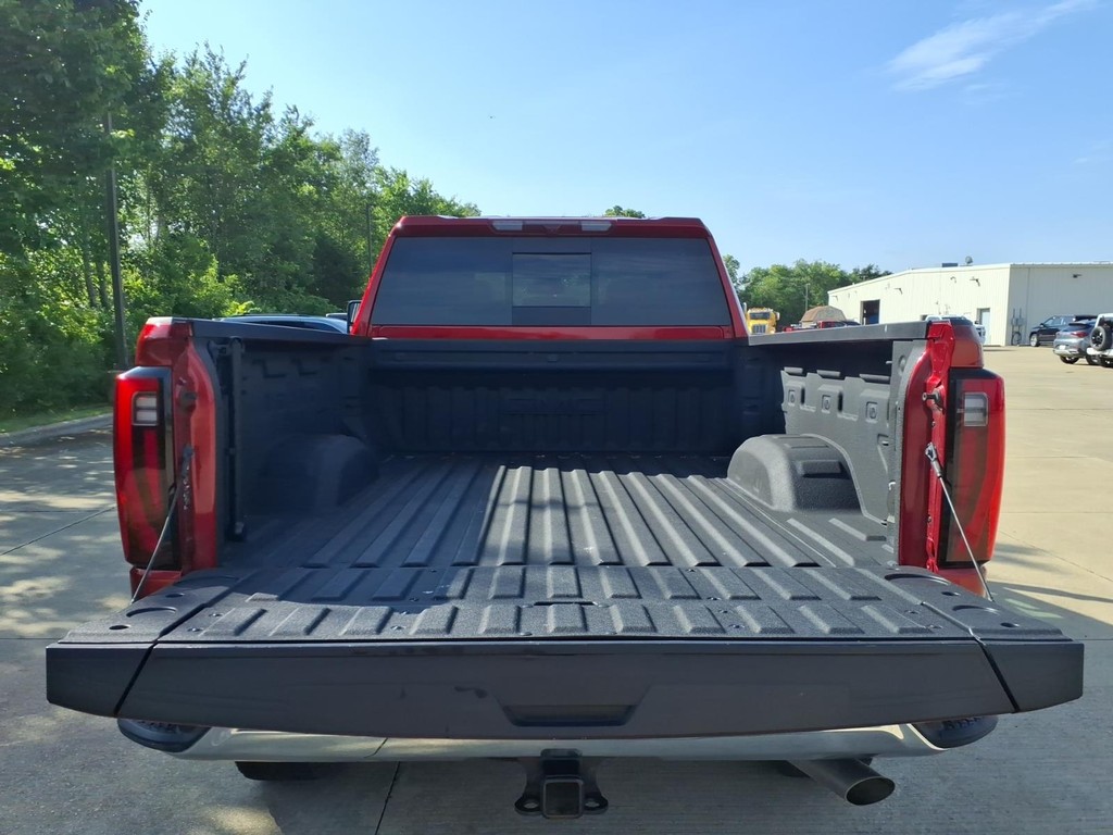 GMC Sierra 2500HD Vehicle Full-screen Gallery Image 18