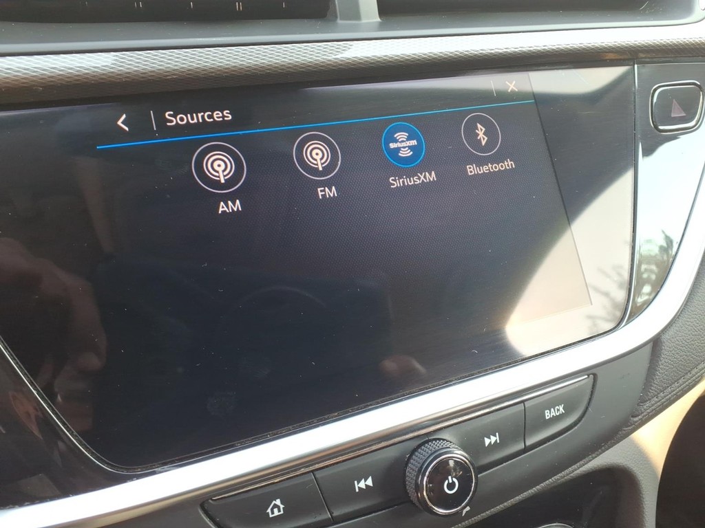 Buick Encore GX Vehicle Full-screen Gallery Image 08