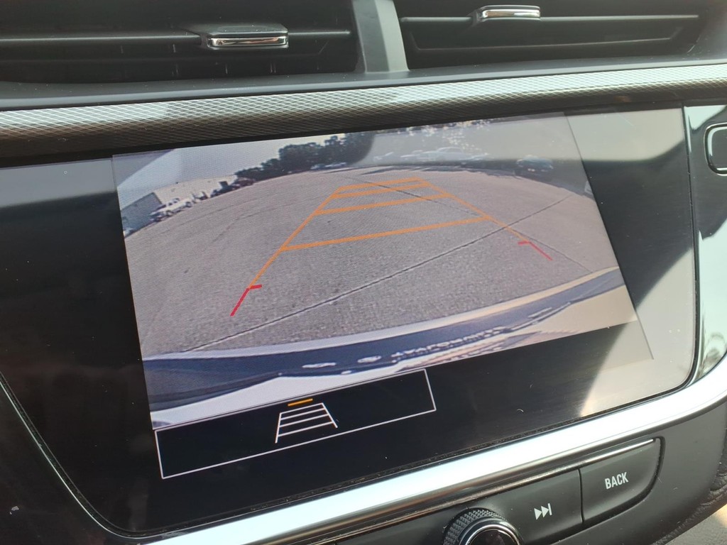 Buick Encore GX Vehicle Full-screen Gallery Image 11