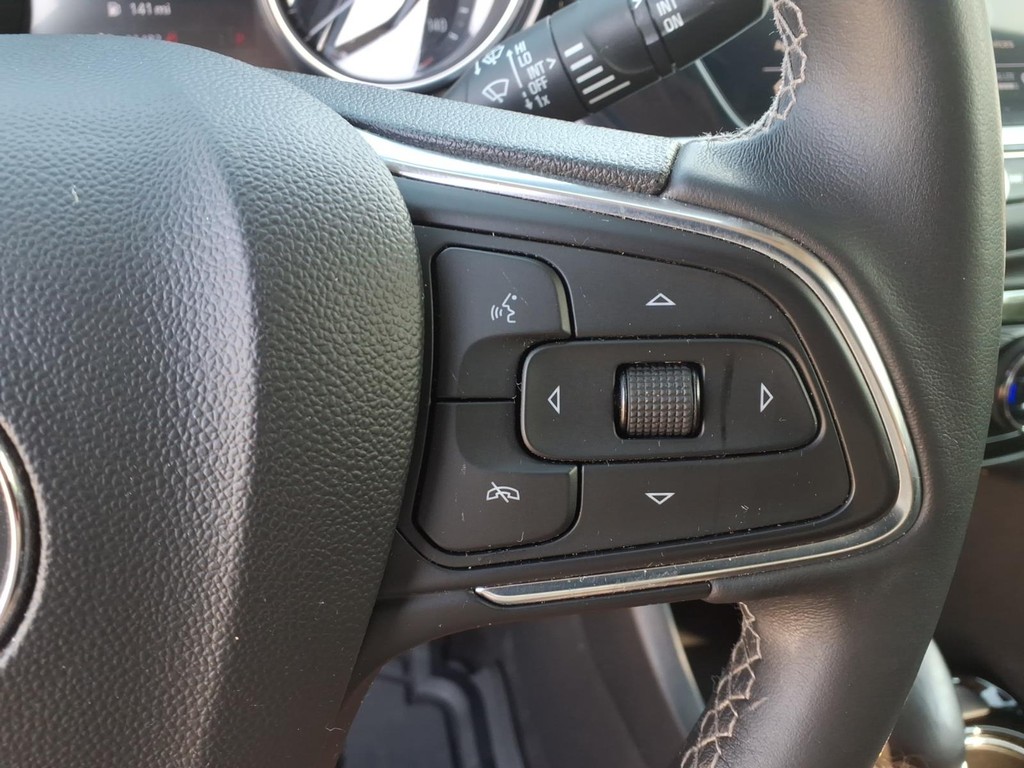 Buick Encore GX Vehicle Full-screen Gallery Image 15