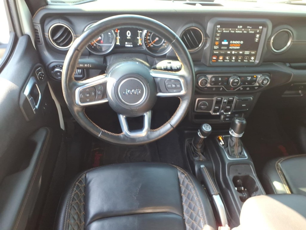 Jeep Wrangler Vehicle Full-screen Gallery Image 7