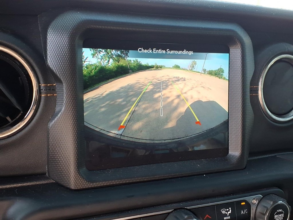 Jeep Wrangler Vehicle Full-screen Gallery Image 9