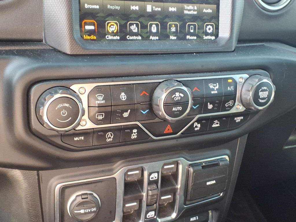 Jeep Wrangler Vehicle Full-screen Gallery Image 10