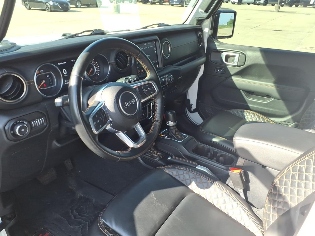 Jeep Wrangler Vehicle Full-screen Gallery Image 17