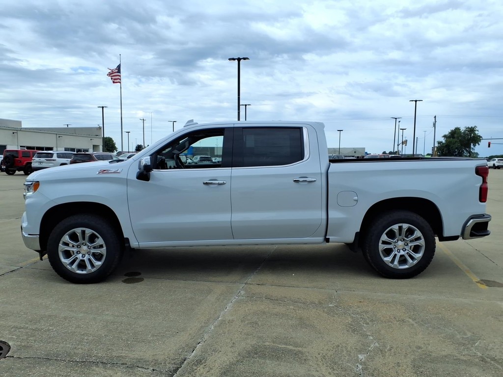 Chevrolet Silverado 1500 Vehicle Full-screen Gallery Image 2