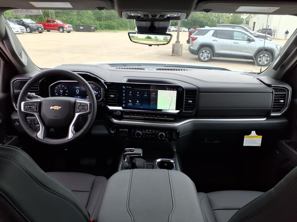 Chevrolet Silverado 1500 Vehicle Full-screen Gallery Image 4