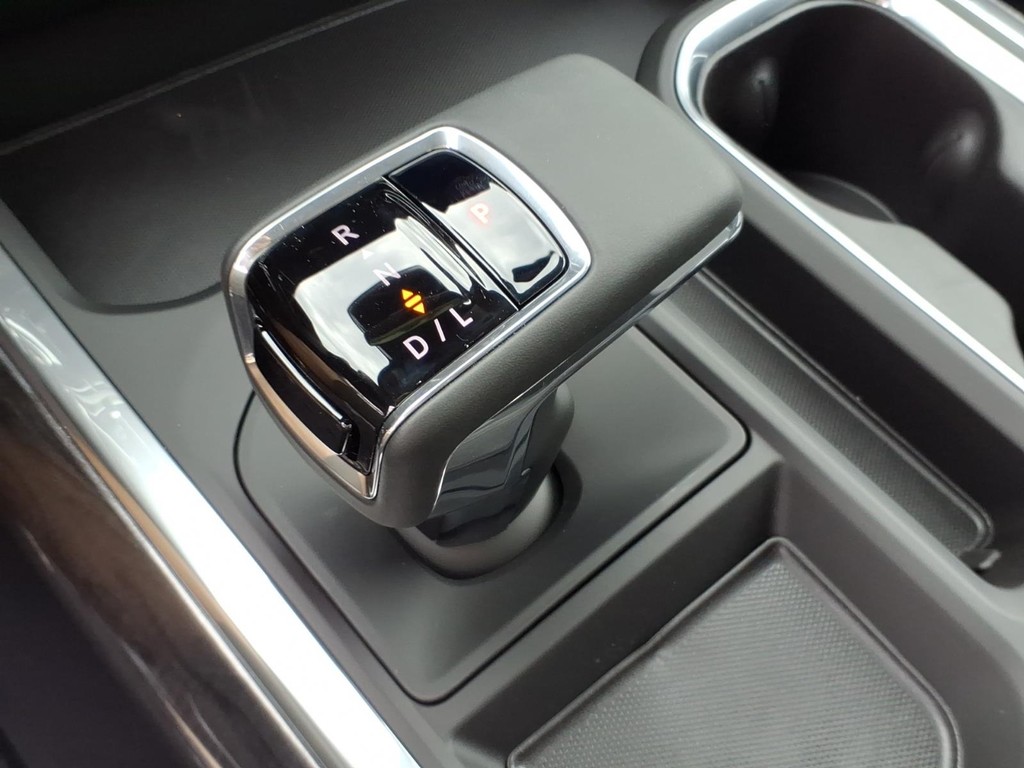 Chevrolet Silverado 1500 Vehicle Full-screen Gallery Image 11