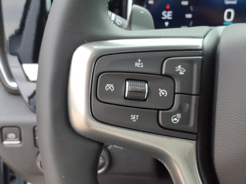 Chevrolet Silverado 1500 Vehicle Full-screen Gallery Image 12