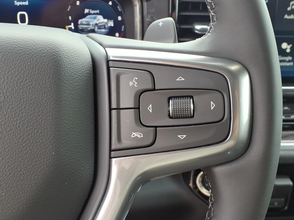 Chevrolet Silverado 1500 Vehicle Full-screen Gallery Image 13