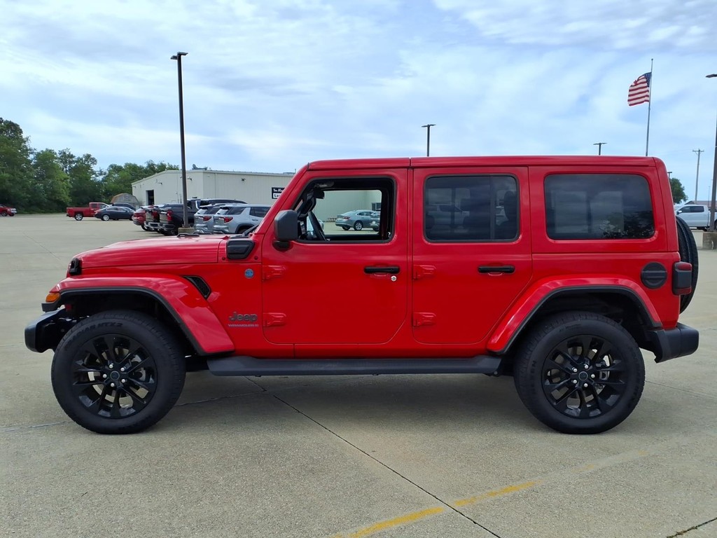Jeep Wrangler 4xe Vehicle Full-screen Gallery Image 2