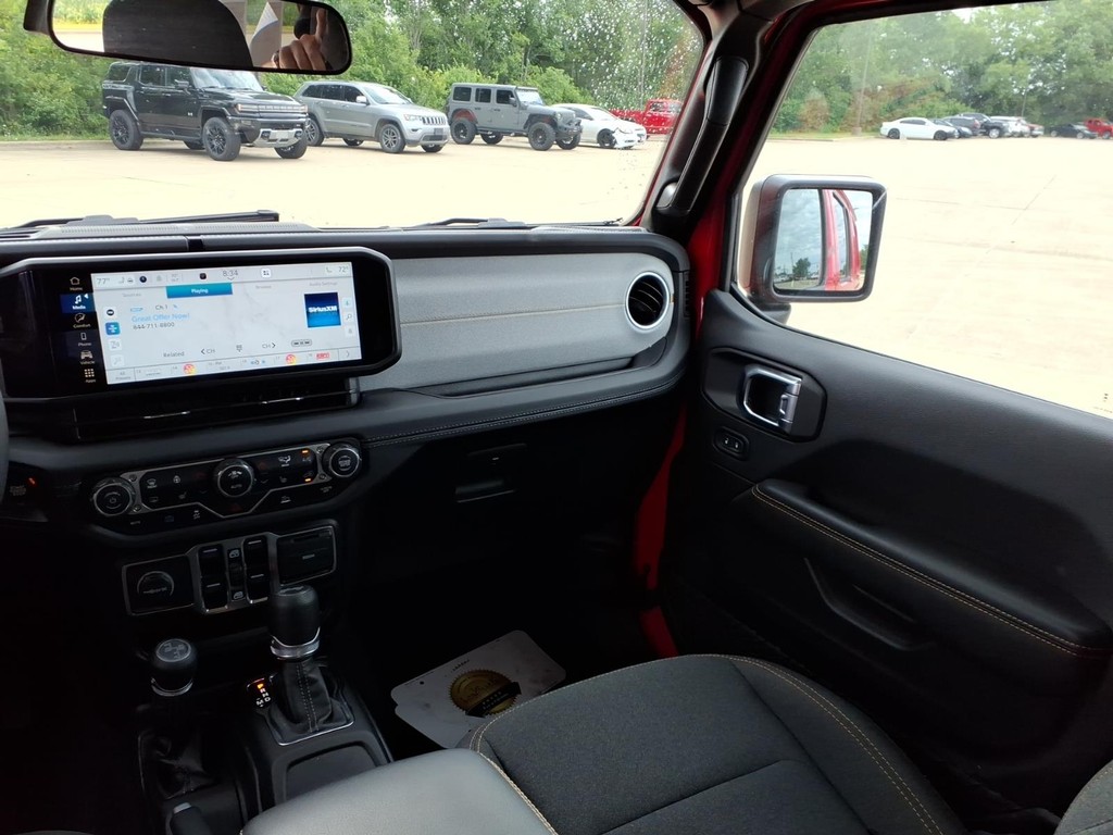 Jeep Wrangler 4xe Vehicle Full-screen Gallery Image 5