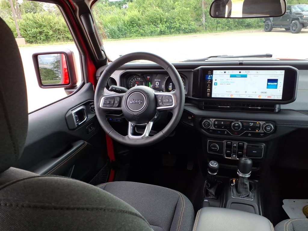 Jeep Wrangler 4xe Vehicle Full-screen Gallery Image 6