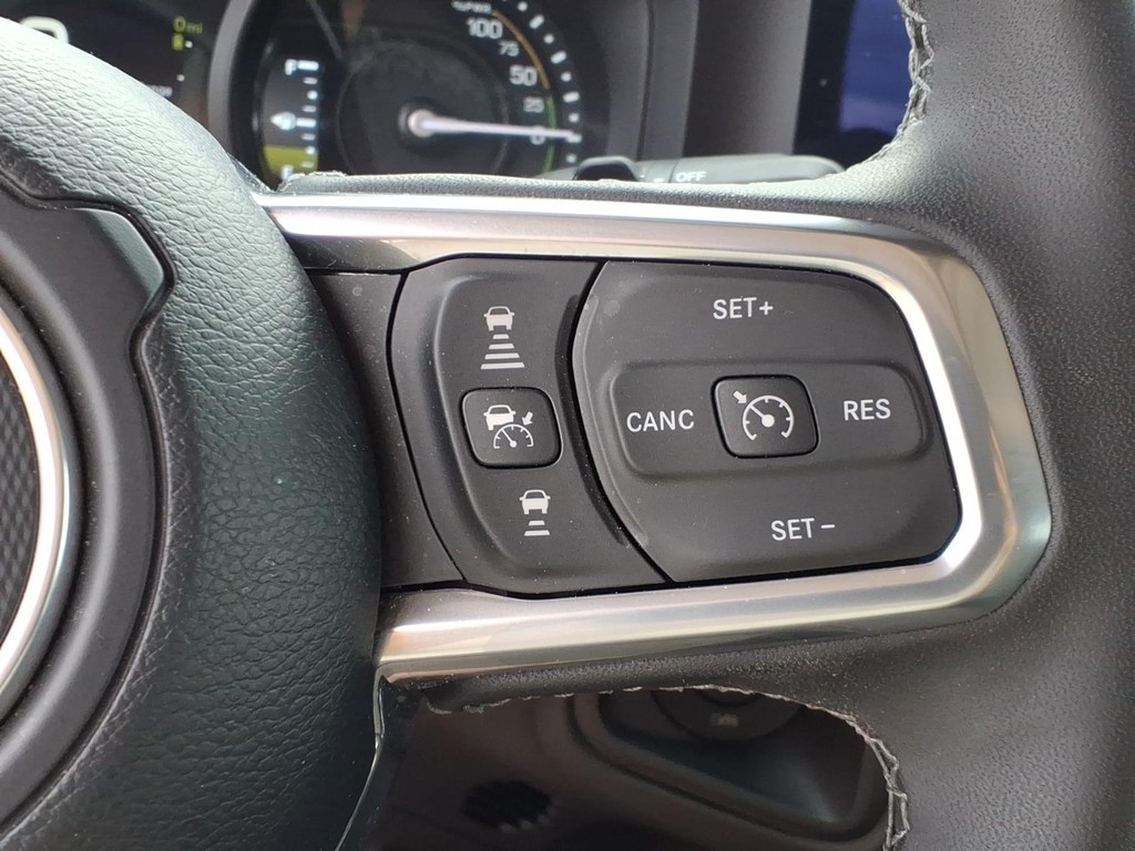 Jeep Wrangler 4xe Vehicle Full-screen Gallery Image 13